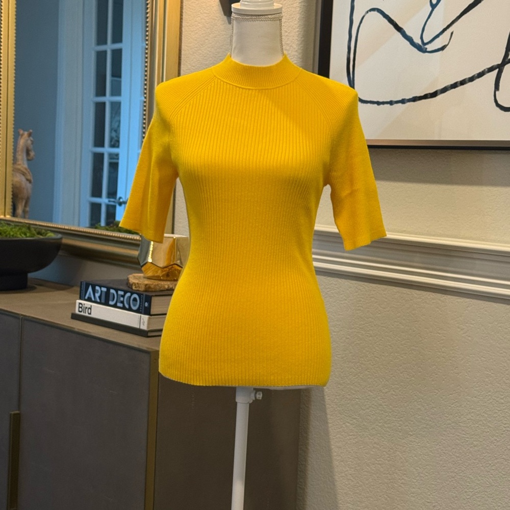 Banana Republic Yellow Short Sleeve Tee